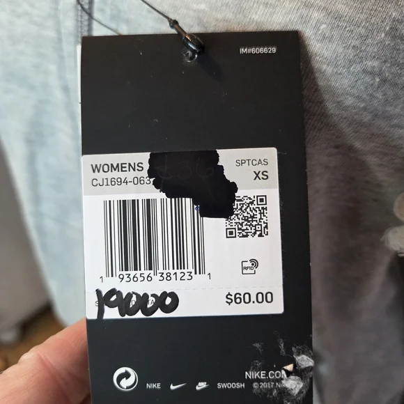 NWT Nike Women's Heather Gray Hoodie - Picture 4 of 7